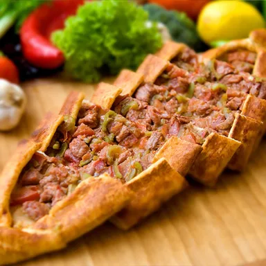 بيدة مفتوحة بقطع اللحم